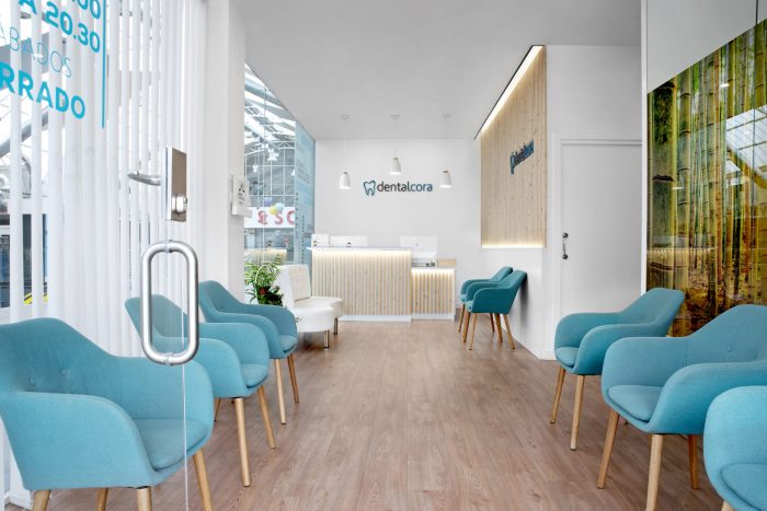 Arco 21 Arquitectura Interiorismo "Clínica dental Dentalcora"