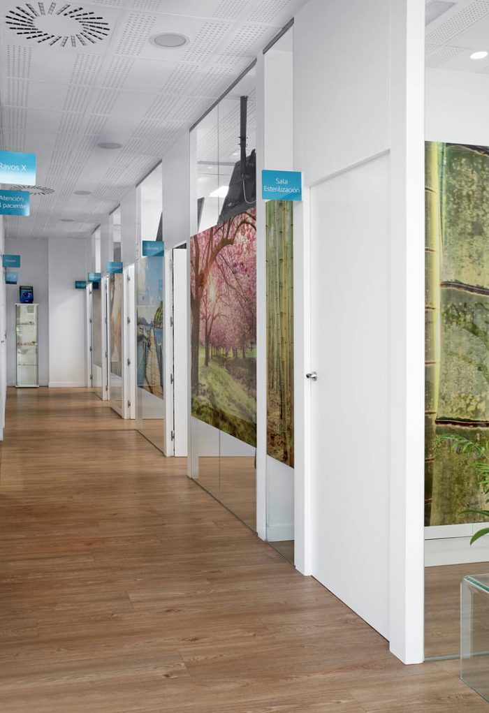 Arco 21 Arquitectura Interiorismo "Clínica dental Dentalcora"Arco 21 Arquitectura Interiorismo "Clínica dental Dentalcora"