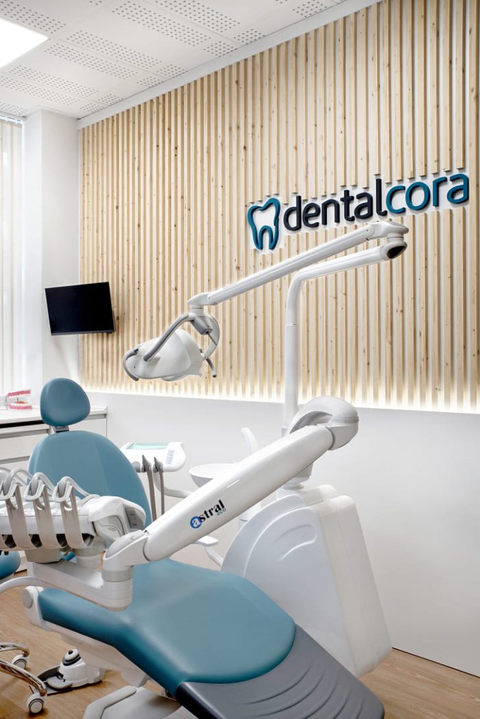 Arco 21 Arquitectura Interiorismo "Clínica dental Dentalcora"